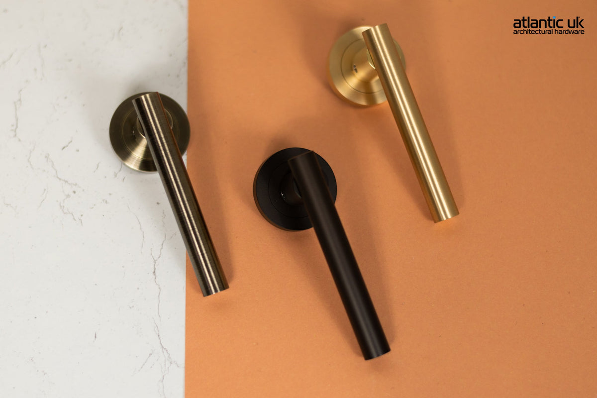 STATUS Nebraska Lever Door Handle on Round Rose - additional image