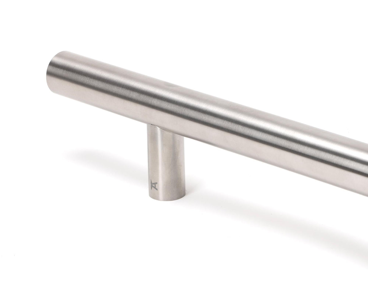 T Bar Handle B2B Fix 32mm dia by From The Anvil