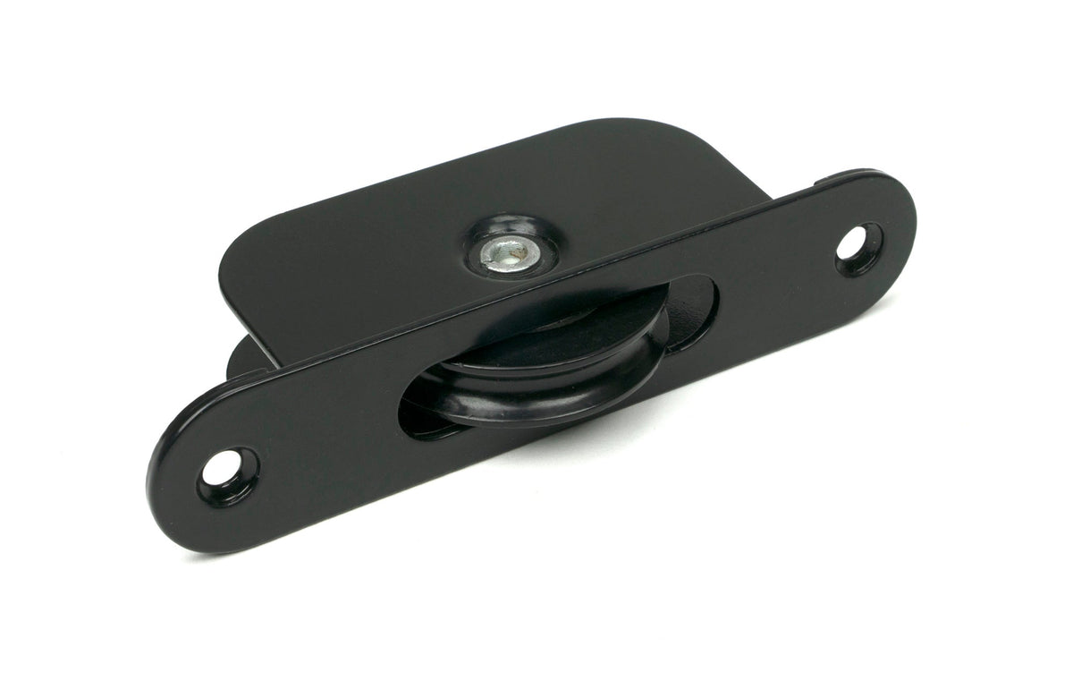 From The Anvil's Black Radiused Sash Pulley 75kg