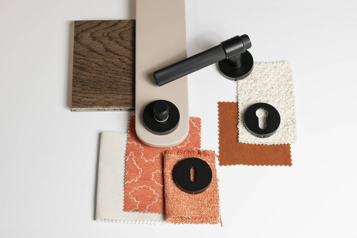 Senza Pari Key Escutcheons on Minimal Round Rose - additional image
