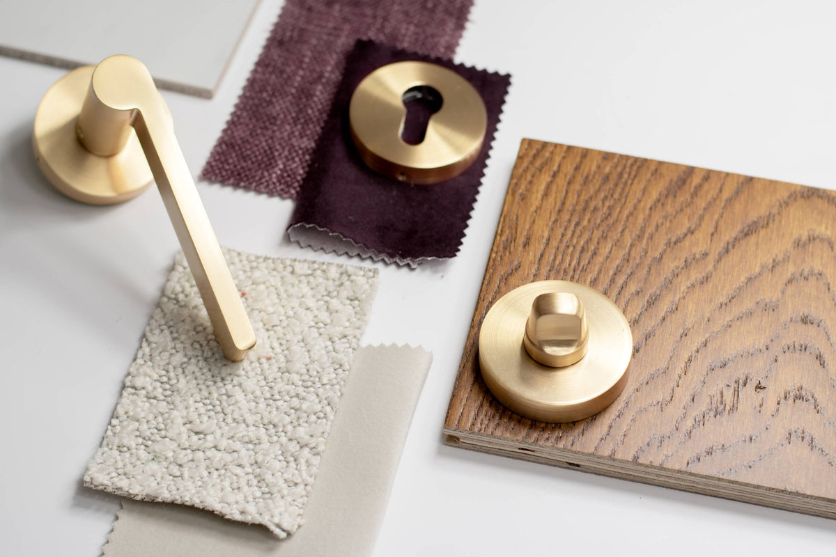 Senza Pari Key Escutcheons on Minimal Round Rose - additional image