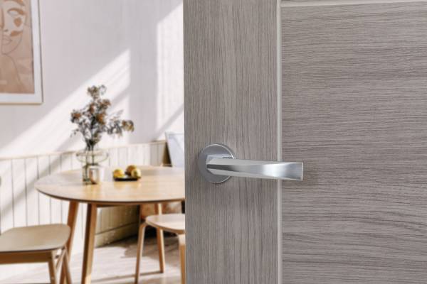 Forme Crystal Lever Door Handle on Minimal Round Rose - additional image