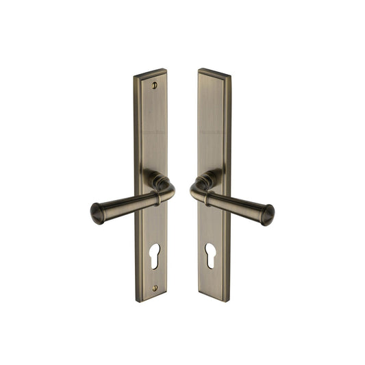 Colonial RH Door Handle on Plate by M Marcus - Heritage Brass