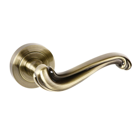 Old English Colchester Lever Door Handle on Round Rose - Antique Brass - Default