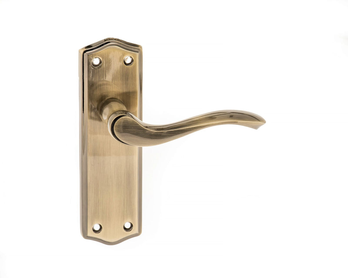 Old English Warwick Latch Lever Door Handle on Backplate - Antique Brass - Default