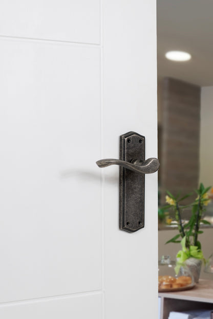 Old English Warwick Latch Lever Door Handle on Backplate - additional image