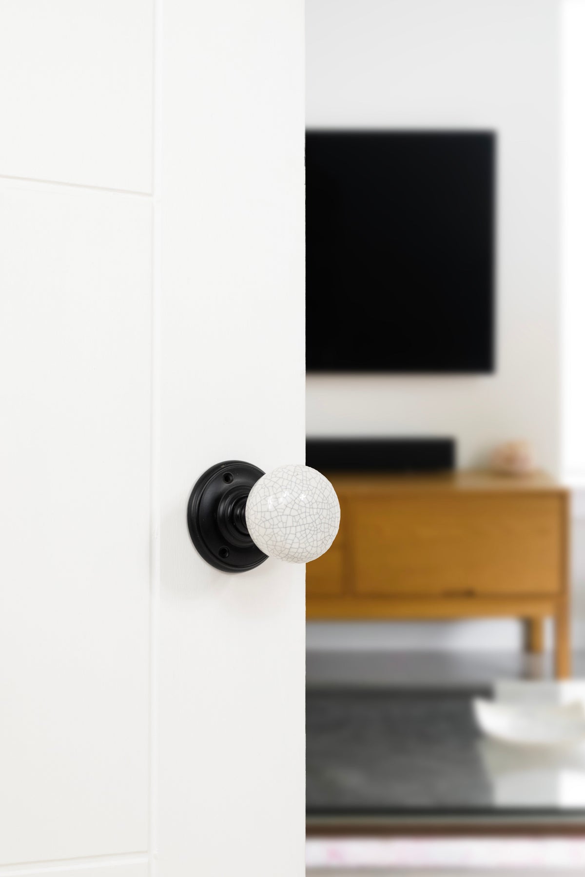 Old English Skipton Porcelain White Crackle Door Knob on Face Fix Rose - additional image
