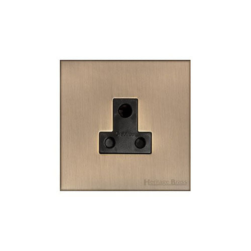 Winchester Range Antique Brass Switches & Sockets, W91 - 5 Amp 3 Round Pin Socket by Heritage Brass By M-Marcus