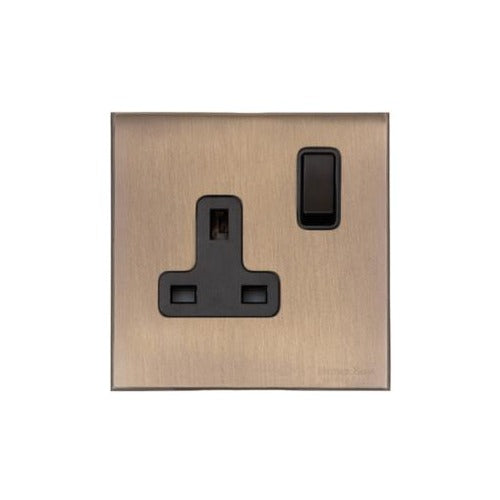 Windsor Range Matt Antique Brass Switches & Sockets, WN92 - Single Socket (13 Amp) by Heritage Brass By M-Marcus