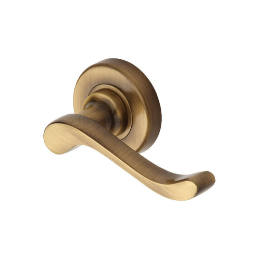 Bedford Door Handle on Round Rose - Antique Brass