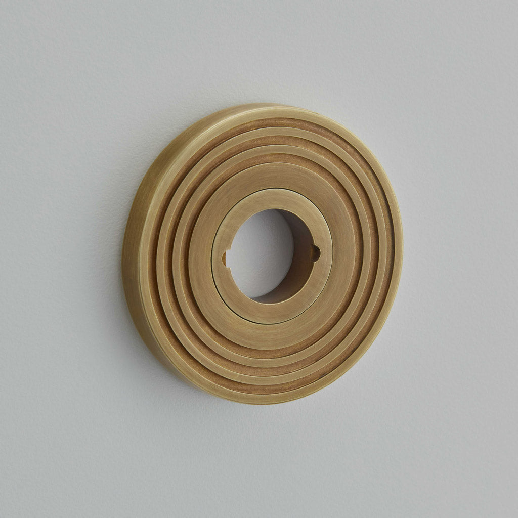 old-REEDED ROUND ROSE
