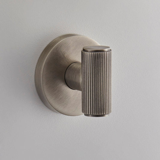 Avenue Bathroom Turn & Release on Covered Rose